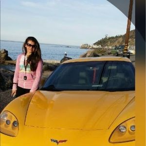 Meet your Posher, Claudia